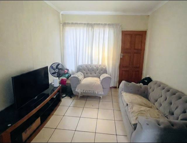 1 BEDROOM TOWNHOUSE FOR SALE IN COMET